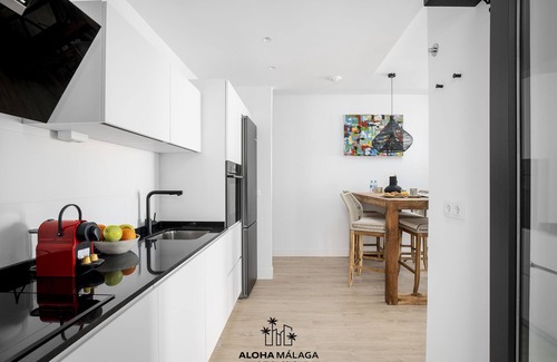El Molinillo Apartamento | Luxury Duplex with pool and padel court in Town by AlohaMalaga