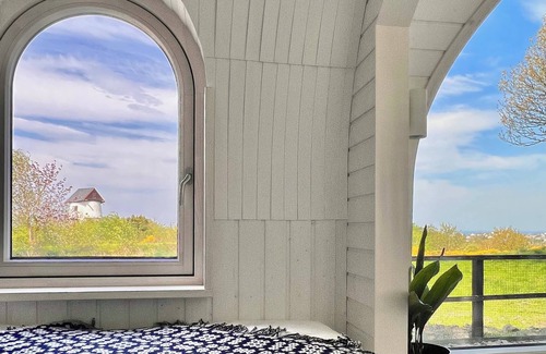 Amlwch Cabina | Luxury Eco Cabin with Sea Views