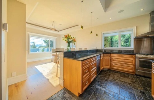Aghadoe Casa | Luxury eight Bedroom Home (Sleeps17) with views of Killarney Lakes and Mountains