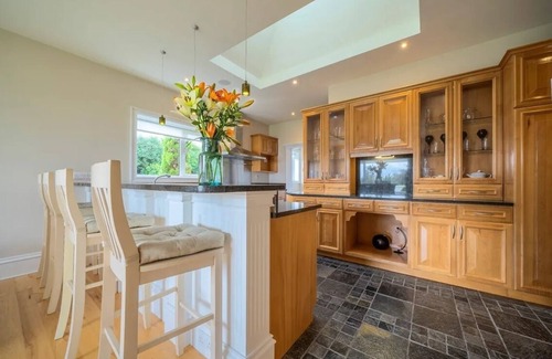 Aghadoe Casa | Luxury eight Bedroom Home (Sleeps17) with views of Killarney Lakes and Mountains