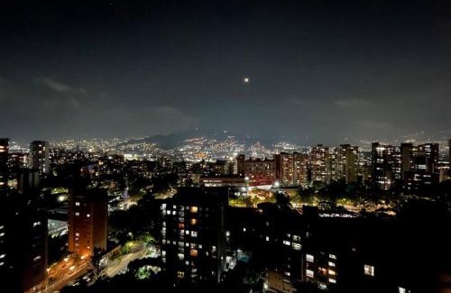 El Poblado Apartamento | Luxury El Poblado Loft, relax in Medellin's heart!