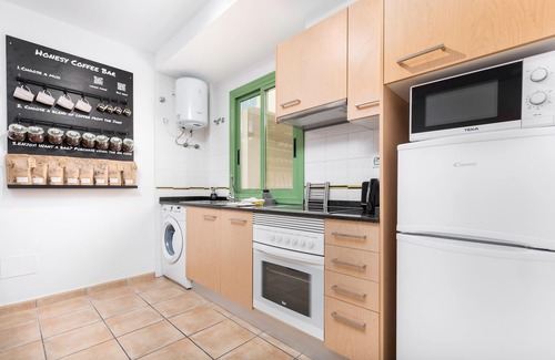 Caleta de Fuste Apartamento | Luxury Apt King Size, 300mb Wifi & Free Coffee Bar