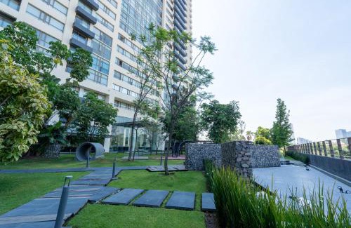 Puerta de Hierro Apartamento | Luxury Escape near Andares Modern Retreat