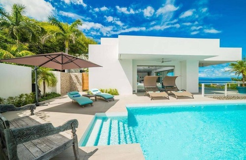 El Ocotal Villa | Islana - Ocotal · VILLA DE LUJO, acceso a 3 piscinas, tenis, gimnasio