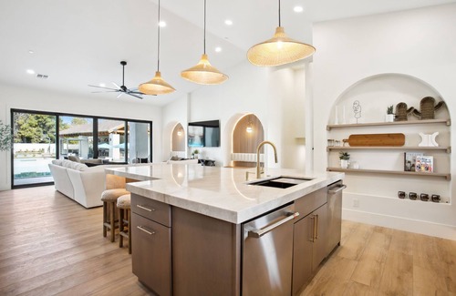 Sunburst Farms East Casa | Luxury Estate on Acre Lot-Pickleball-Pool-Spa-Gym-Theatre-Volleyball-Ping Pong