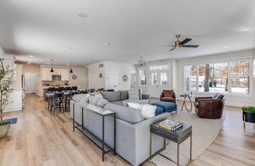 South Bend Casa | Luxury Estate with Stadium/TDJ Views | Sleeps 20+