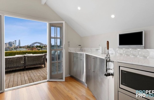Cremorne Point Casa | Luxury European 4 Bedroom Home w/ Harbour Views