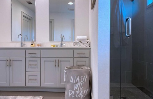 Greenland Hills Casa | Luxury Executive Home - 300 yds from Katy Trail