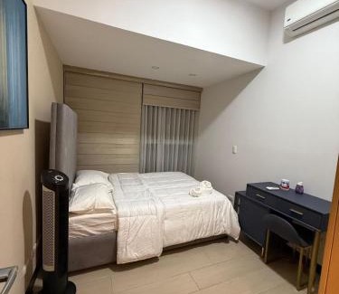 Bonifacio Global City Casa | Luxury Executive Suites 3 Bedroom Condo Uptown Parksuites Tower 1