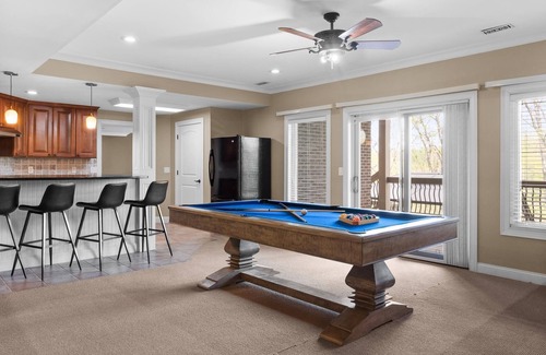 Landen Casa | Luxury Extended-Stay 5-King Ranch near Mason/Loveland