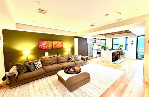 Ocean Hill Casa | Luxury Extended Stays. King Beds. 3 Bedrooms. Manhattan 20 Mins. 5 Subway Lines