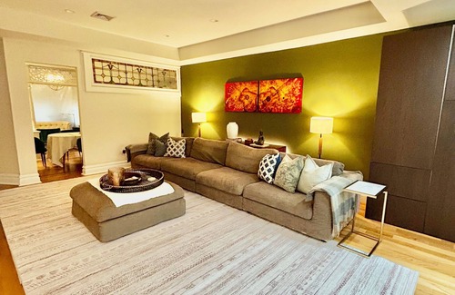 Ocean Hill Casa | Luxury Extended Stays. King Beds. 3 Bedrooms. Manhattan 20 Mins. 5 Subway Lines