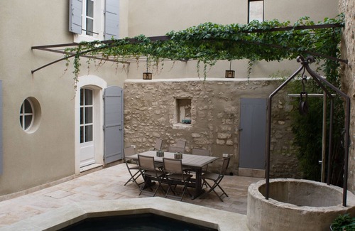 St.-Remy-de-Provence Casa | Corazón de lujo completa St Rémy 6 prs patio de la piscina climatizada
