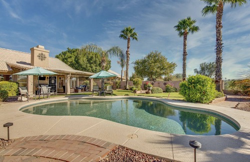 Palm Valley Casa | Luxury Family friendly home with resort-like pool and backyard on golf course!