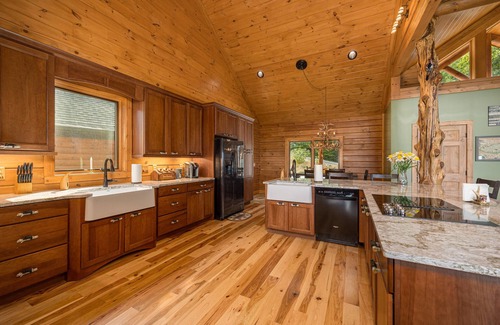 Townsend Cabina | Lodge Familiar de Lujo con Vistas/Juegos/Hidromasaje/Piscina/10minde Cades Cove