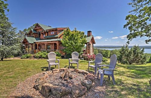 Edgemont Casa | Luxury Family Retreat - Greers Ferry Lake Views!
