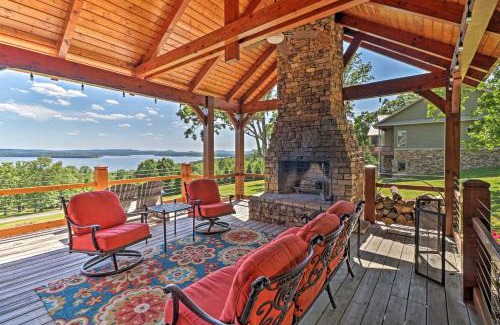 Edgemont Casa | Luxury Family Retreat - Greers Ferry Lake Views!