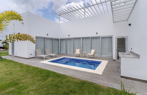 San Pedro de Macoris Villa | ¡Nueva villa de lujo junto a la playa!