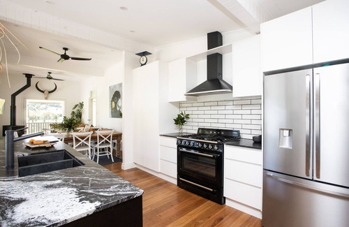 Cudgera Creek Casa | Luxury farm house, 5 minutes to the beach, Northern Rivers