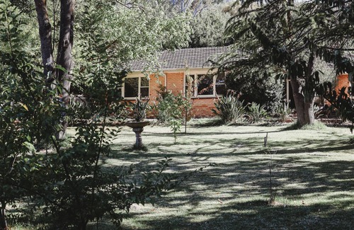 Trawool Casa | Luxury Farm stay- 4 bed house- 25 acres- 1 hour from Melbourne