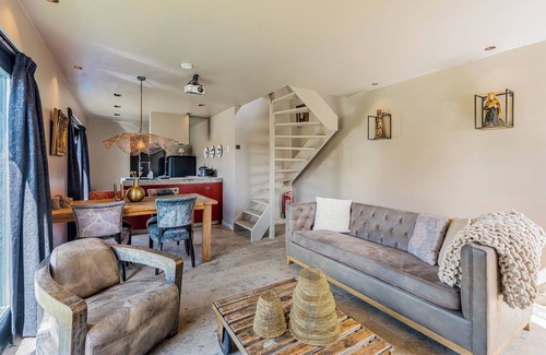 Ilpendam Cabaña | Luxury Farmhouse Cottage With Home Cinema Next to Amsterdam and Volendam