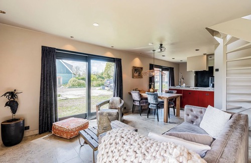 Ilpendam Cabaña | Luxury Farmhouse Cottage With Home Cinema Next to Amsterdam and Volendam