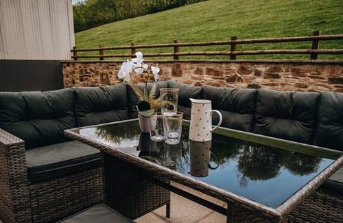 Brecon Casa | Luxury farmhouse Sleeps 8 hottub Brecon Beacons