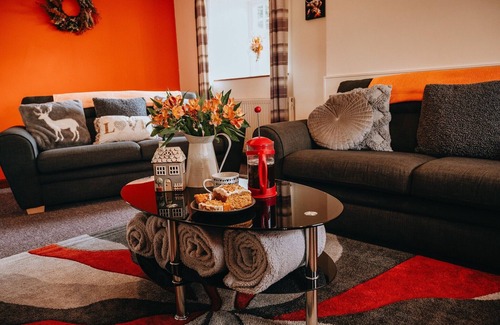 Brecon Casa | Luxury farmhouse Sleeps 8 hottub Brecon Beacons