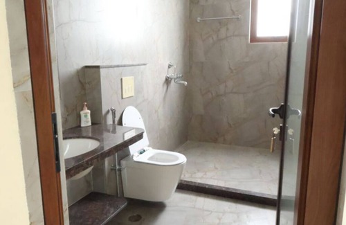 Sanganer Otro | Luxury FilmCity Farmstay - 3 Bedroom with Pool