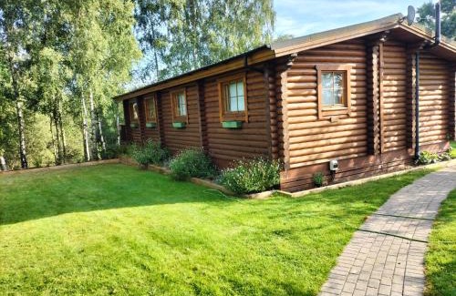 Norwich Casa | Luxury Fishing Lodge - FatRascals Retreat