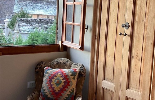 Ornavasso Chalet De Esquí | Luxury five * restored Swiss chalet, air conditioned, hidden above Lago Maggoire