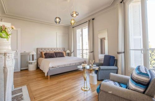 16th Arrondissement Apartamento | Luxury Flat Eiffel View 3BR 7 Guests