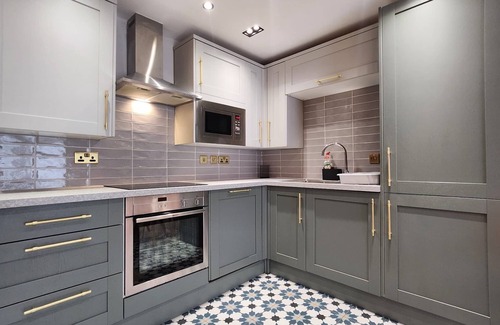 Newbury Park Apartamento | *Luxury Flat near London Tube St in Ilford Sleeps 5 - Free Parking* Wifi/Netflix