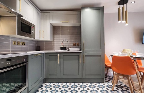 Newbury Park Apartamento | *Luxury Flat near London Tube St in Ilford Sleeps 5 - Free Parking* Wifi/Netflix