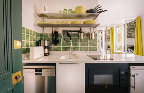 Quartier Saint-Ambroise Condominio | luxury fully equipped quiet studio in the oberkampf district