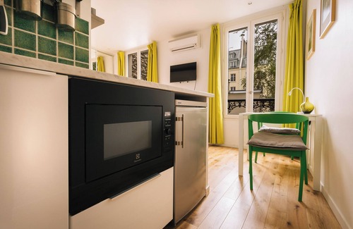 Quartier Saint-Ambroise Condominio | luxury fully equipped quiet studio in the oberkampf district