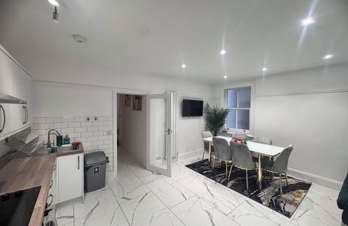 Ashburton Apartamento | Luxury Furnished 2-king sizes bedroom Flat