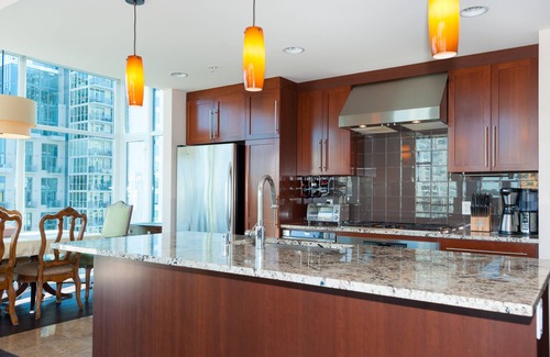 Downtown San Diego Condominio | Lujo amueblado 2B / 2BA, vistas impresionantes, boutique de Little Italy de gran altura