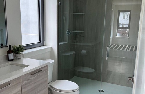 Quincy Apartamento | Luxury Furnished Apartment in Heart of Quincy