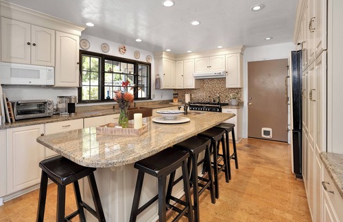 Bonny Doon Casa | Luxury Garden Villa, in Bonny Doon, with hot tub and game room