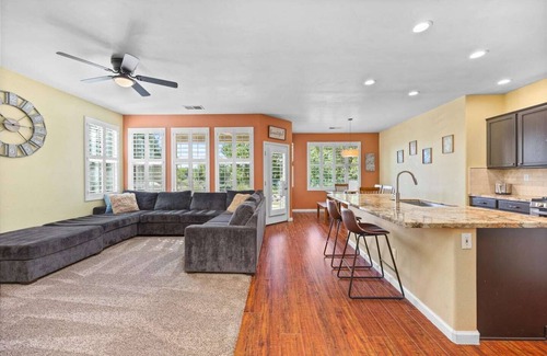 Eagle Ranch Casa | Luxury Gated Retreat Golf Course Views Sleeps 8