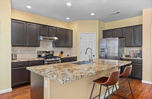 Eagle Ranch Casa | Luxury Gated Retreat Golf Course Views Sleeps 8