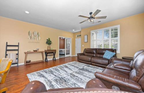 Eagle Ranch Casa | Luxury Gated Retreat Golf Course Views Sleeps 8