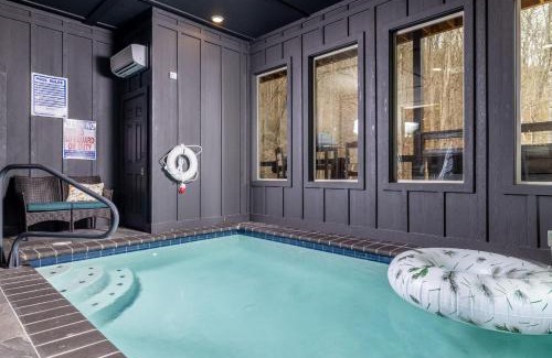 Gatlinburg Casa | Luxury Gatlinburg Cabin, Heated Pool, Theater, Hot Tub