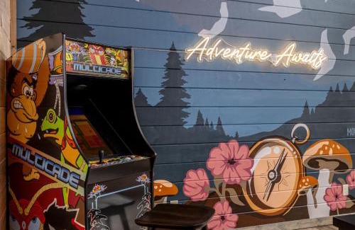 Gatlinburg Casa | Luxury Gatlinburg Cabin, Heated Pool, Theater, Hot Tub