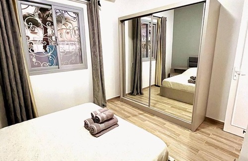 El Hadaba Apartamento | Luxury Getaway/Brand New 2BR/Wi-Fi/Full Kitchen