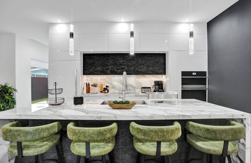 Lake Ridge Casa | Luxury Getaway at Eleven-Twenty – Feels Like Home