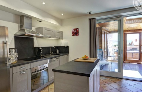 Cellieu Cabaña | Casa moderna con jacuzzi, hammam y vistas al Parque del Pilat, cerca de Lyon y St Etienne