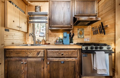 Woodland Park Casa | Luxury Glamping | Tiny Haven, Firepit & Grill