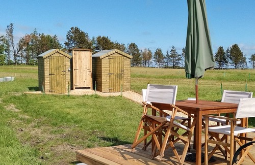 Carmarthen Alquiler De RV | Luxury Glamping yurts with Hot Tubs